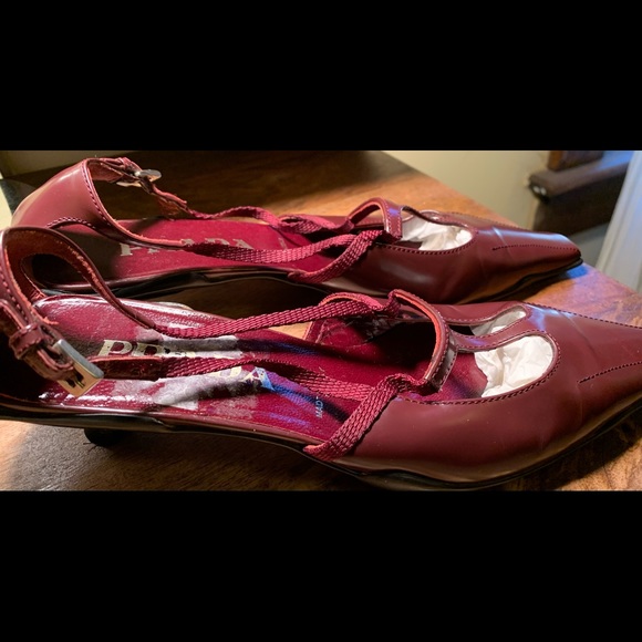 PRADA low heel wine color pair of shoes. Pre-0wned. - Picture 10 of 13
